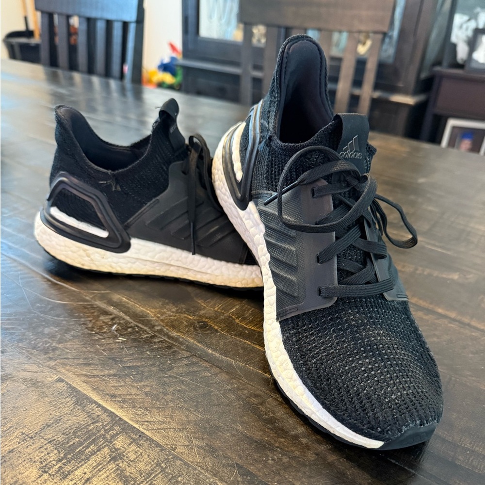 Adidas Ultraboost 1.0 Women’s Size 8 – Black/White